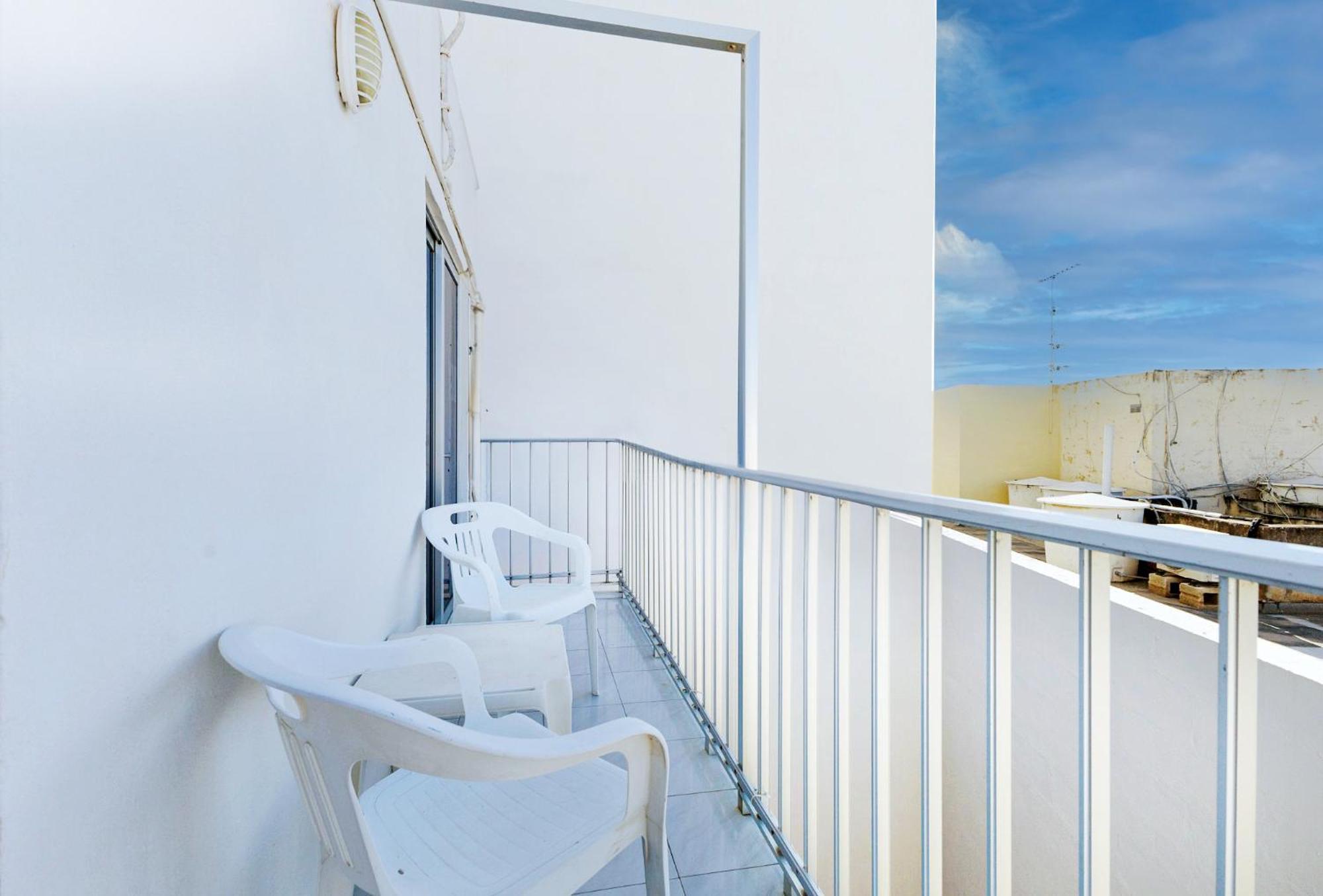 Spacious 2Br Penthouse With A Large Front-Terrace - Close To Bugibba Perched Beach เซนต์พอลส์เบย์ ภายนอก รูปภาพ