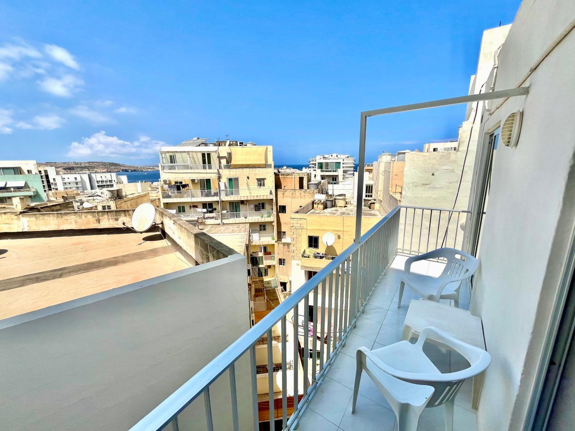 Spacious 2Br Penthouse With A Large Front-Terrace - Close To Bugibba Perched Beach เซนต์พอลส์เบย์ ภายนอก รูปภาพ